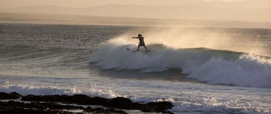 2 Hour Surf Lesson Jeffreys Bay - Why Dolphin Beach is a sensible place to learn