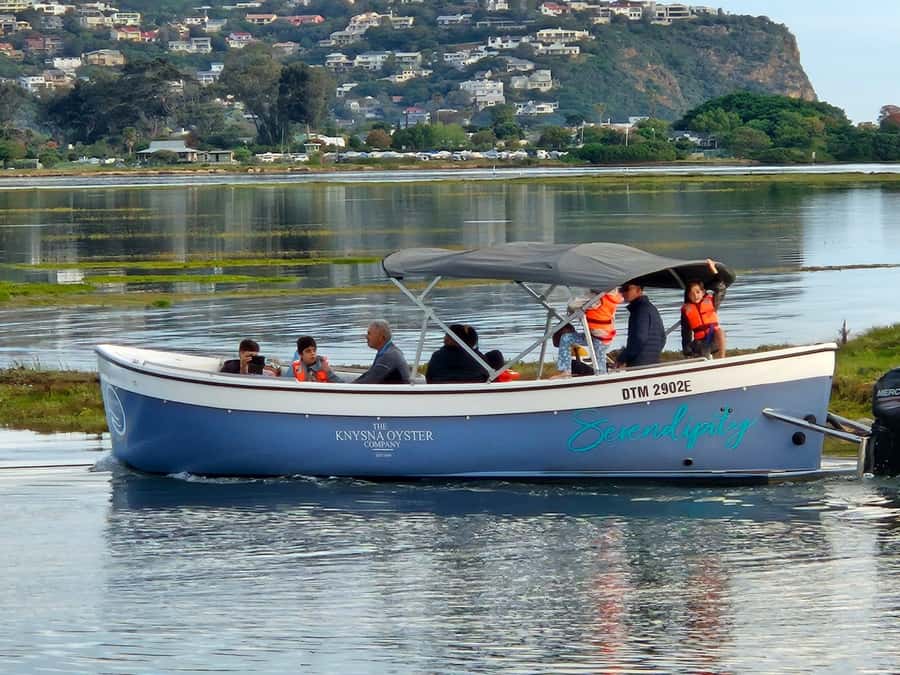 75 Minute Knysna Lagoon Charter - Reaching the famous Knysna Heads