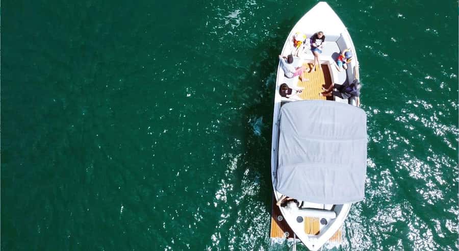 75 Minute Knysna Lagoon Charter - A closer look at Serendipity