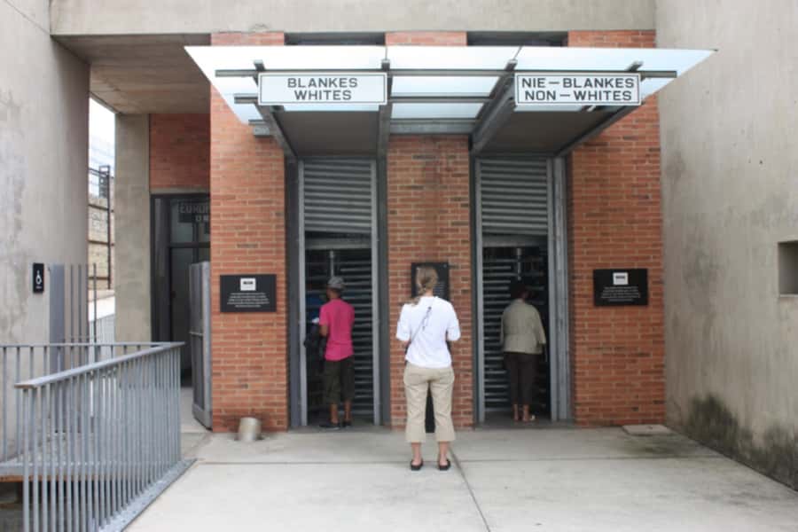 Apartheid Museum & Soweto Tour with Hotel Pickup - What the $91 price gives you