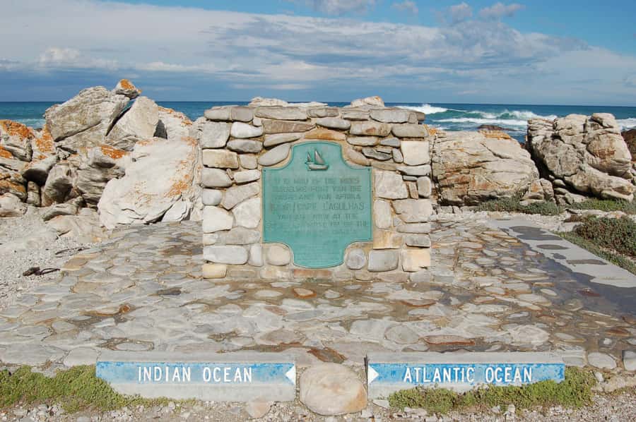 Cape Agulhas, Hermanus whales & Wine Tasting Day Trip - Key points to know before booking