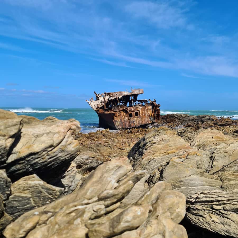 Cape Agulhas: Private Day Tour to Africa's Southernmost Tip. - Lunch in Stanford or a Farm Kitchen