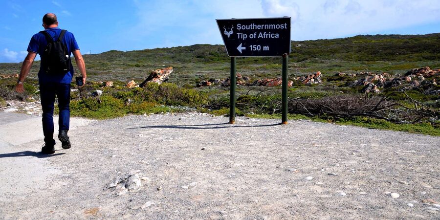 Cape Agulhas Tour from Cape Town - The lighthouse and Struisbaai coastal stop