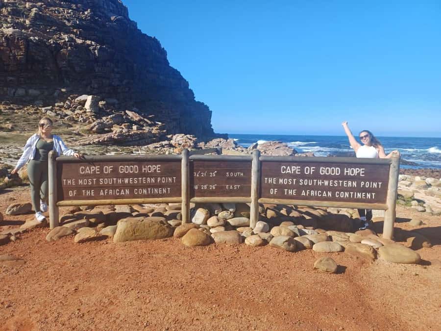 CAPE OF GOOD HOPE & PENGUIN,BOKAAP,SEALS,MUIZENBERG,FULLDAY - Morning pickup and the first coastal views