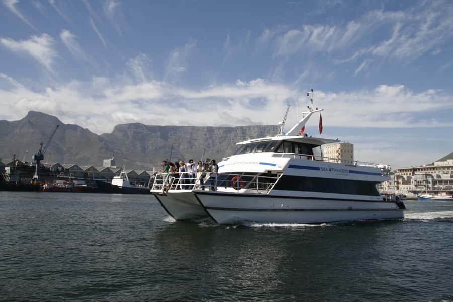 Cape Town: 1.5-Hour Luxury Sunset Cruise with Prosecco - Returning after sunset