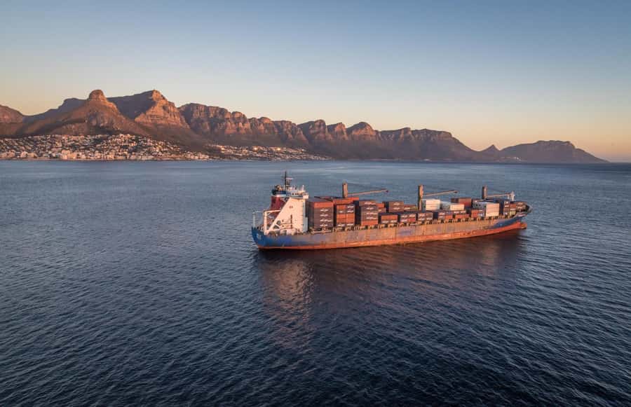 Cape Town: 20-Minute Helicopter Flight and Free Harbour Tour - Weather, weight, and practical restrictions