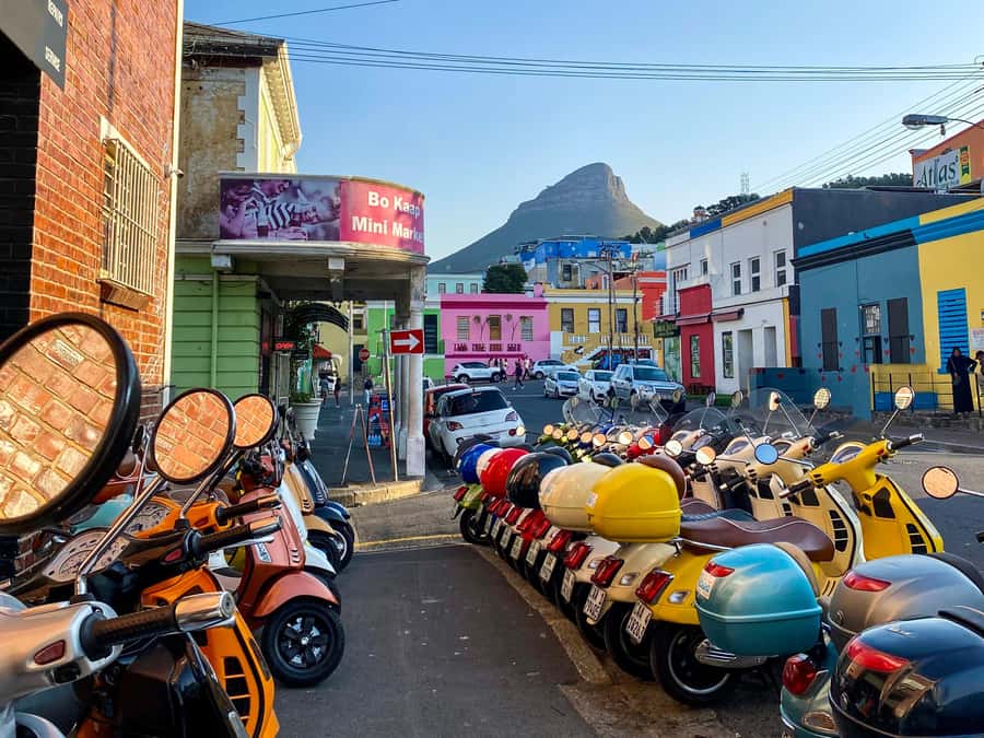 Cape Town: Art, Culture & History Walking Tour - Long Street, where old buildings meet current city life