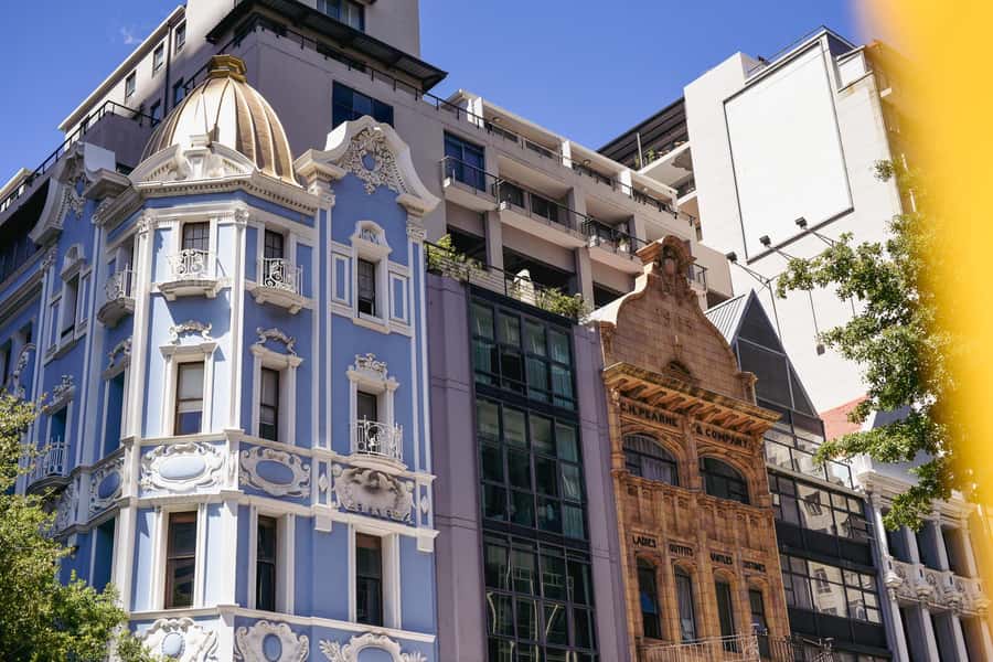 Cape Town: Art, Culture & History Walking Tour - What the guides add to the walk