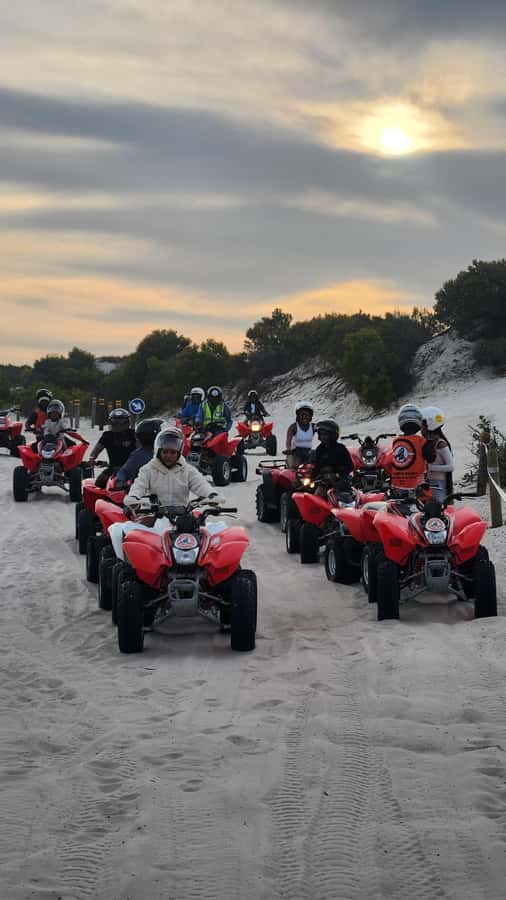 Cape Town: Atlantis Dunes Quad Bike Tour and Photo Session - Which guide experience should you expect?