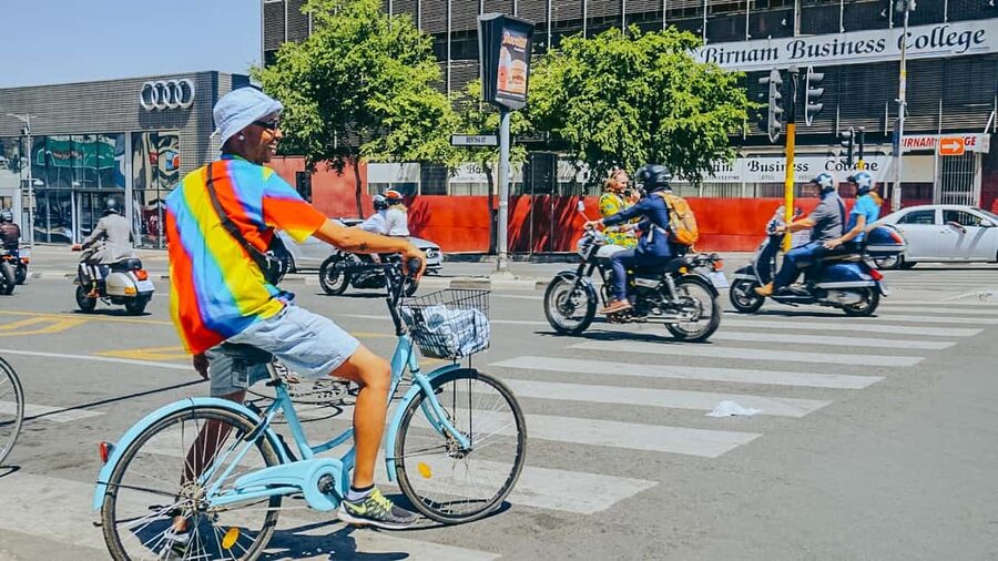 Cape Town: bicycle or E-scooter History Tour with Coffee - Key points at a glance