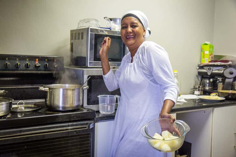 Cape Town: Bo-Kapp Walking Tour and Malay Cooking Class - Beginning with Bo-Kaap’s painted streets