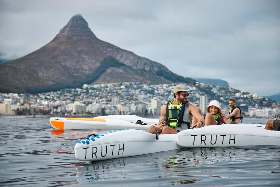 Cape Town: Dolphin & Ocean Wildlife Kayaking Adventure ⚓️ - Paddling past Green Point Lighthouse