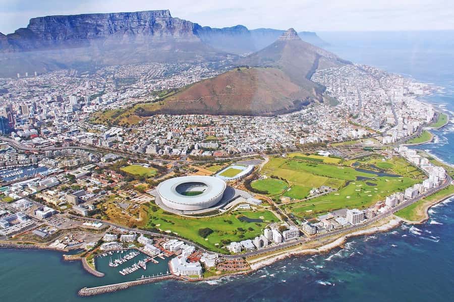 Cape Town: Full-Day Cape Peninsula Tour & Penguin Beach - Bo-Kaap and Signal Hill set the scene