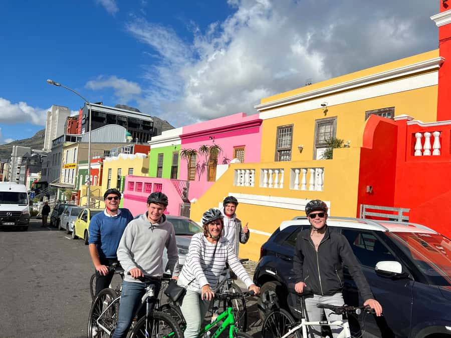 Cape Town Guided City Cycling Heritage Tour - Private Tour - Starting at the Waterfront and finding your rhythm