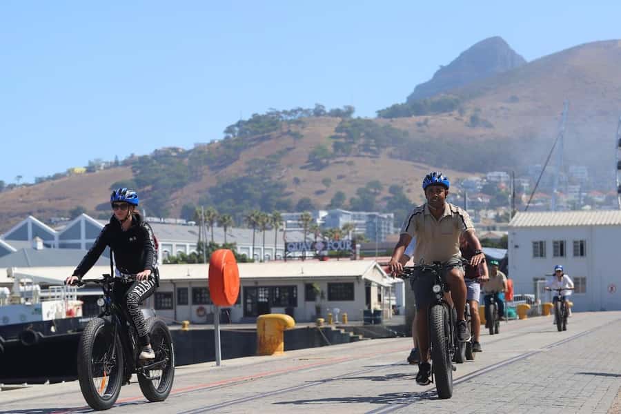 Cape Town: Half-Day e-Bike City Tour - Camps Bay and the Table Mountain backdrop