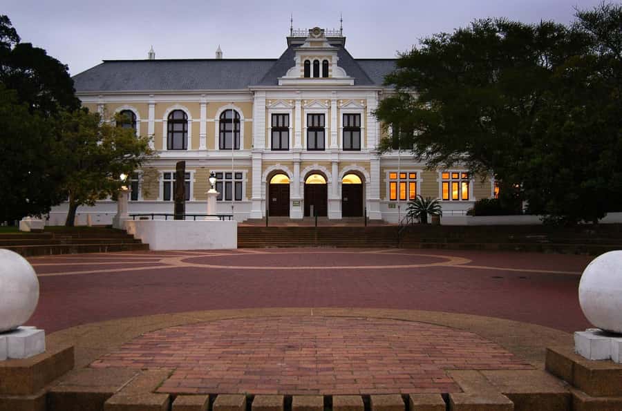 Cape Town: Half-Day Guided City Sightseeing Tour by Bus - The Iziko South African Museum and Company’s Gardens