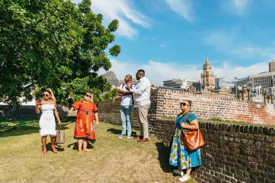 Cape Town: Half-Day Walking City Tour and African Lunch - Why this five-hour tour works well