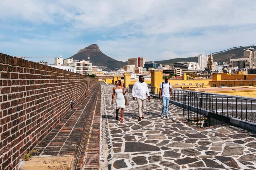 Cape Town: Half-Day Walking City Tour and African Lunch - Company Gardens, Cathedral, and St. George’s Mall