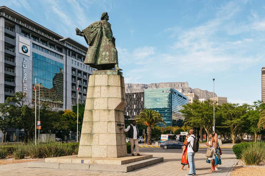 Cape Town: Half-Day Walking City Tour and African Lunch - African lunch in Long Street or Strand Street