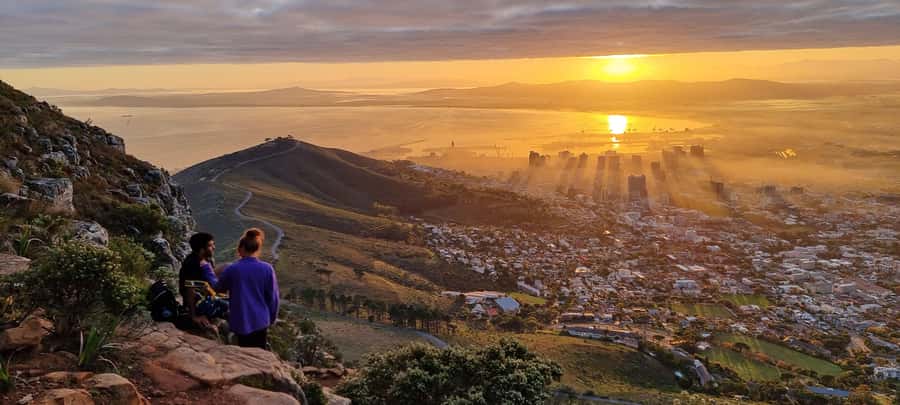 Cape Town: Lion's Head Sunrise or Sunset Guided Hike - Sunset: warmer light and a slower finish