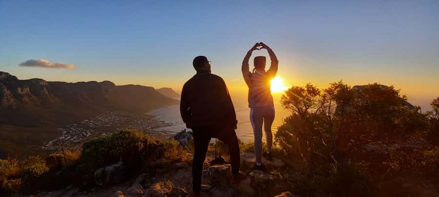Cape Town: Lion's Head Sunrise with coffee or Sunset Hike - Following the spiral path toward the Atlantic