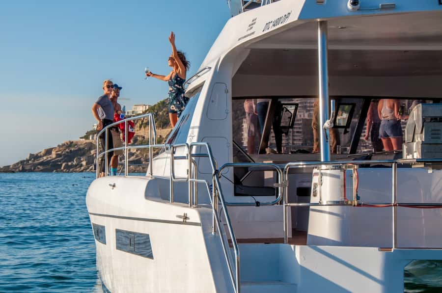 Cape Town: Morning Prosecco Cruise & Mimosa Breakfast - A gentle start beside Cape Town’s working harbor