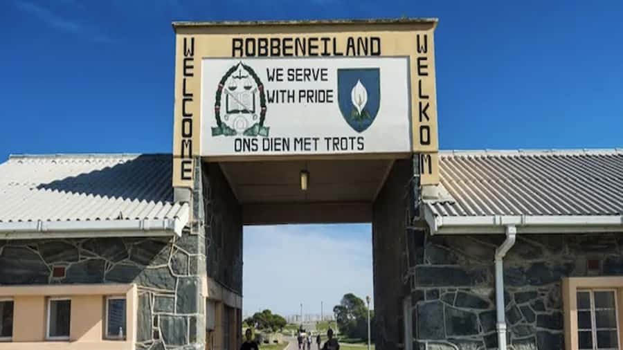 Cape Town: Private Robben Island Half-Day Tour with Pickup - Key points to know before booking