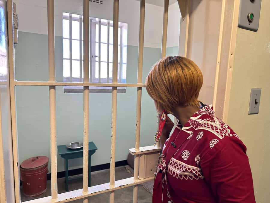 Cape Town: Robben Island Ferry Ticket and Guided Prison Tour - Key points to know before you go