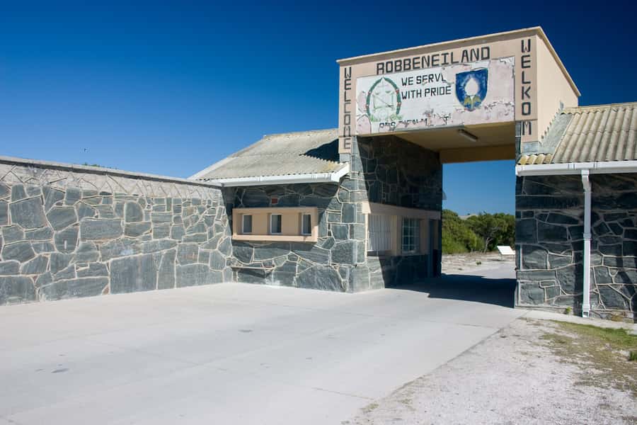 Cape Town: Robben Island Ferry Ticket and Townships Tour - Bonteheuwel shows another side of apartheid zoning