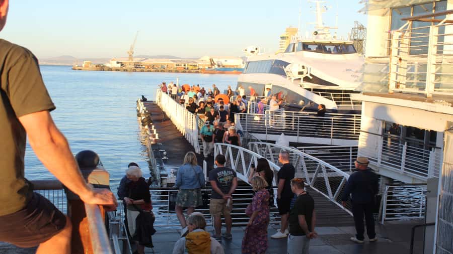 Cape Town: Robben Island ferry ticket plus Guided Tour - Seeing the island beyond the prison