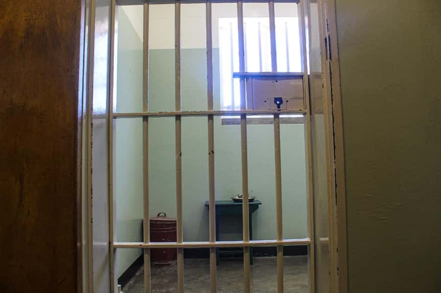 Cape Town:Robben Island Guided Tour, Skip the Ticketing Line - Seeing the island by guided bus and on foot