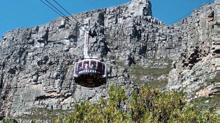 Cape Town: Robben Island plus Table Mountain Tickets - The Table Mountain cable car in three minutes