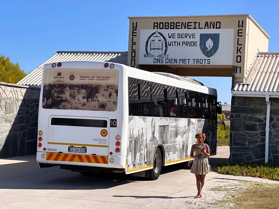 Cape Town: Robben Island & Table Mountain w/Hotel Transfer - What the guides add between the big stops