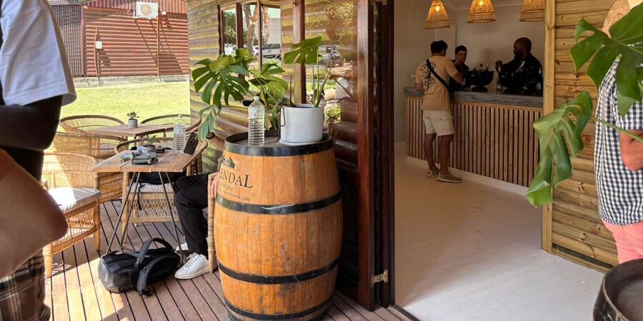 Cape Town: Stellenbosch Hop-On Hop-Off Tractor Transfer - Paying for the tastings and meals