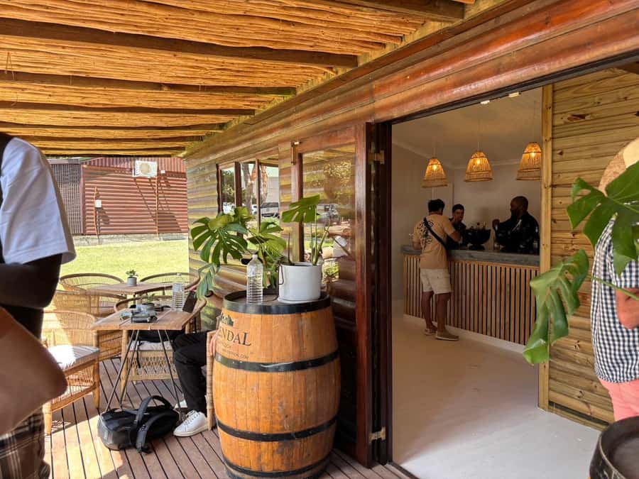 Cape Town: Stellenbosch Hop-On Hop-Off Tractor Transfer - Who will enjoy this most