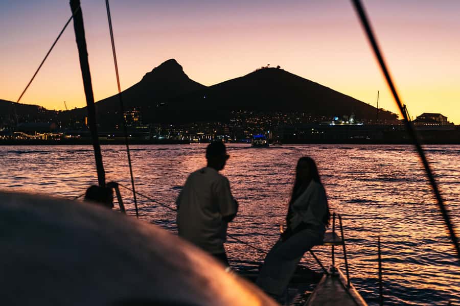 Cape Town: Sunset Catamaran Cruise on Table Bay with Bubbles - Why this sunset cruise works so well