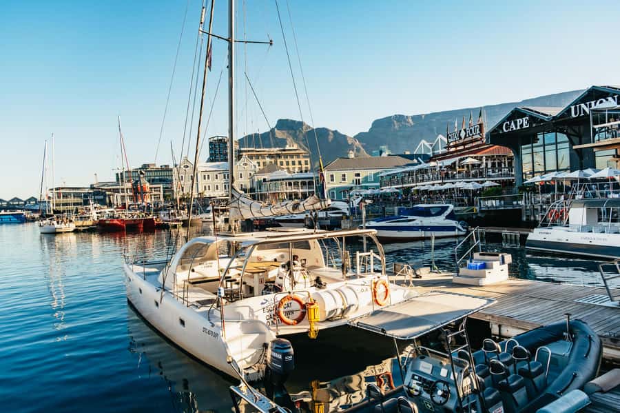 Cape Town: Sunset Catamaran Cruise on Table Bay with Bubbles - Finding the best place for photos
