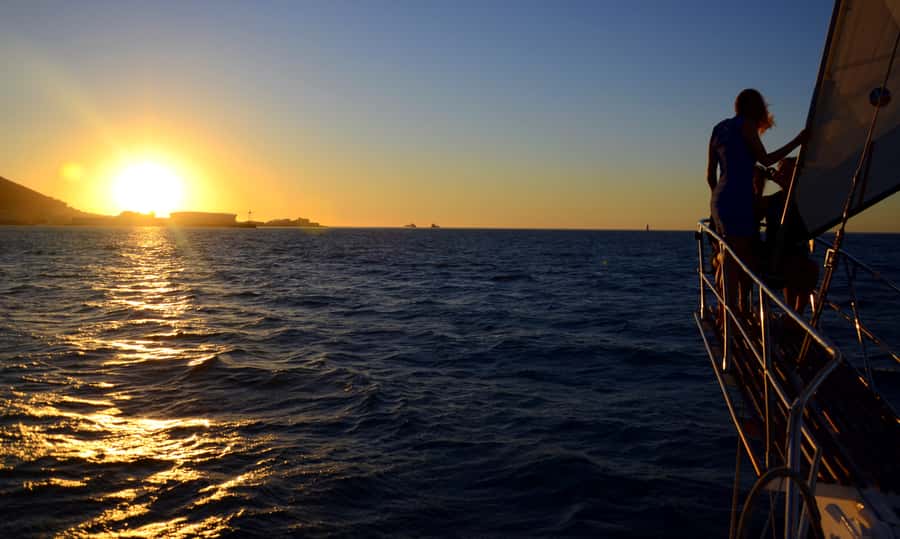 Cape Town: Sunset Champagne Cruise - A sunset cruise that may turn into a party