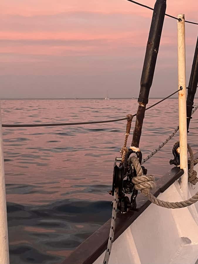 Cape Town: Sunset Cruise from V&A Waterfront with Bubbly - Weather, comfort, and motion sickness