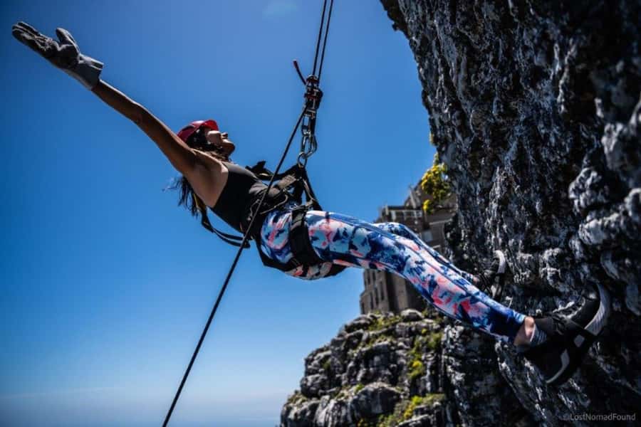 Cape Town: Table Mountain Abseiling Experience - A small group and a proper safety briefing