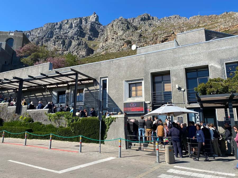 Cape Town: Table Mountain Half-Day Tour with Cable Car Ride - Reaching the summit and choosing your own pace