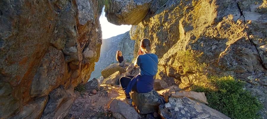 Cape Town: Table Mountain Hike via India Venster Morning - Rock pitches, chains, and hands-on climbing