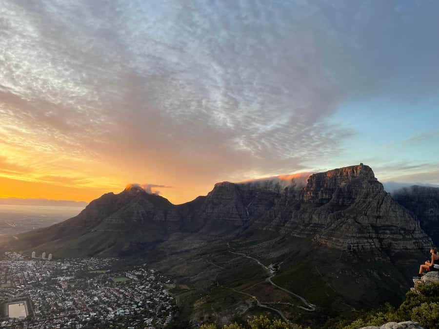 Cape Town: Table Mountain Hike with an Expert Guide - The three-hour itinerary, from meeting point to summit