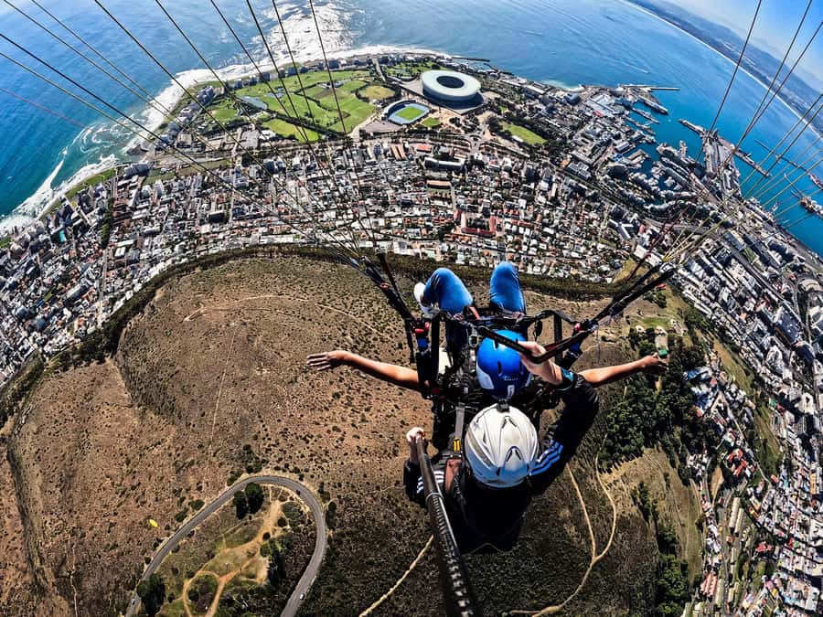 Cape Town: Tandem Paragliding with views of Table Mountain - Five to fifteen minutes over Sea Point or Camps Bay