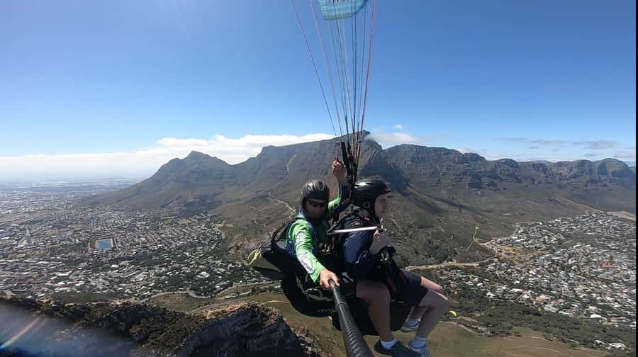 Cape Town: Tandem Paragliding with views of Table Mountain - Meeting the team at Signal Hill