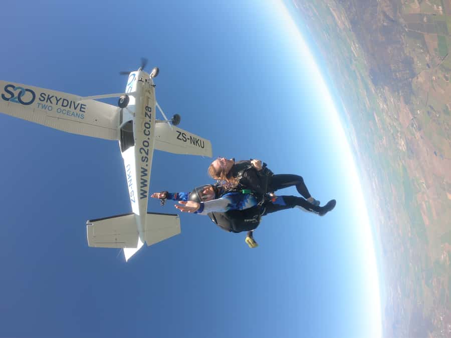 Cape Town: Tandem Skydiving - The 20 to 30 minute flight to altitude