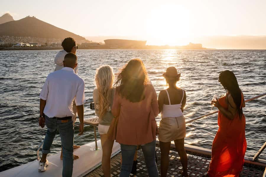 Cape Town: V&A Waterfront Gin Voyage Cruise - Two gin and tonics, plus a colour-changing trick