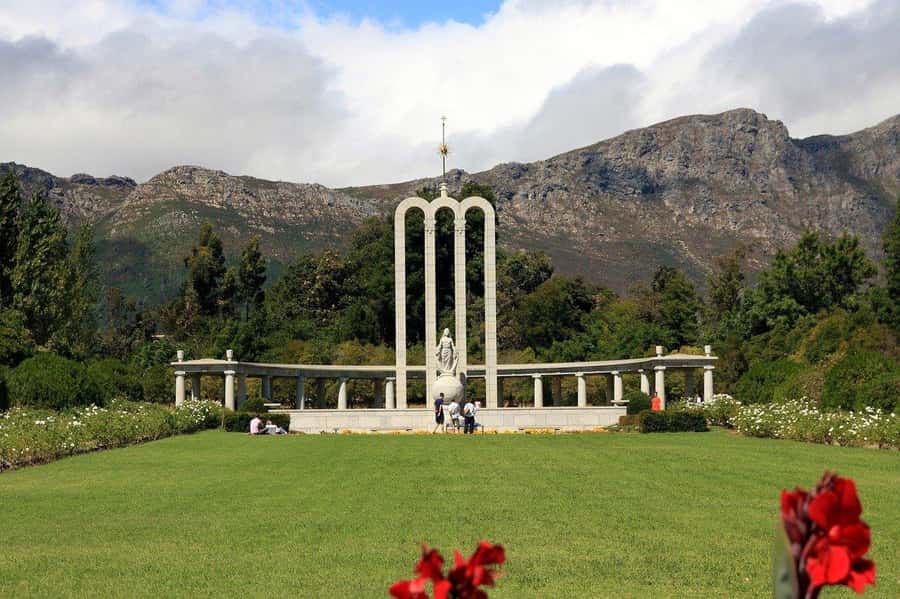 Cape Town: Wine Tram & Winelands Tour with Tastings & Pickup - Who Will Get the Most From This Tour