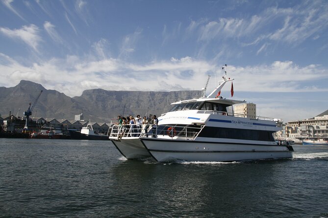 Champagne Cruise (Pre-Sunset) from Cape Town - Commentary and the crew on board