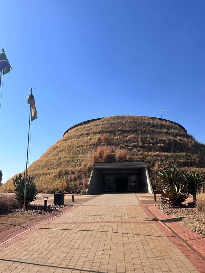 Cradle of Humankind and Lesedi Cultural Village - Reading the evidence at the Cradle of Humankind